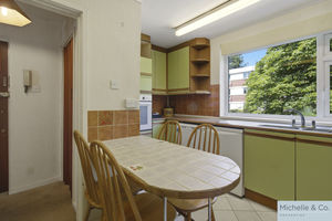 Kitchen- click for photo gallery
